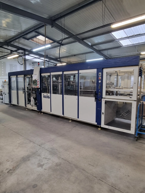 Machine de fabrication pièce thermoformée